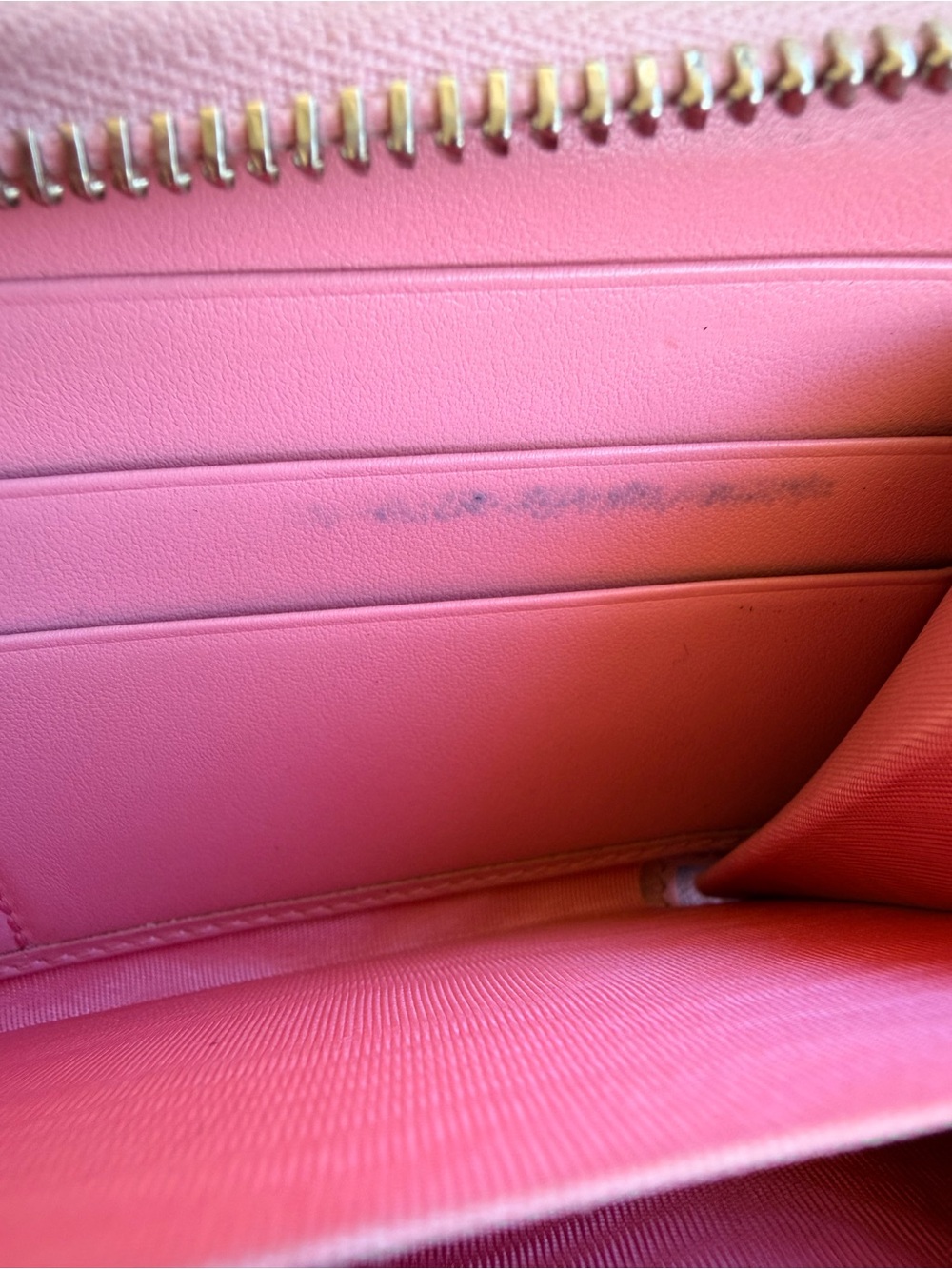 Gucci GG Long Zippy Wallet - Picture 8 of 12